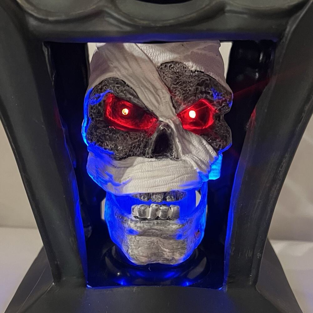 Gemmy Animated Head Lights Skull Lantern Sound Animated Halloween New Batteries